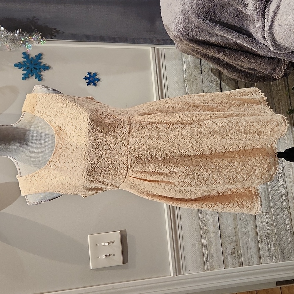 EUC Miss Chievous Women's Lace sz L Mini Dress
